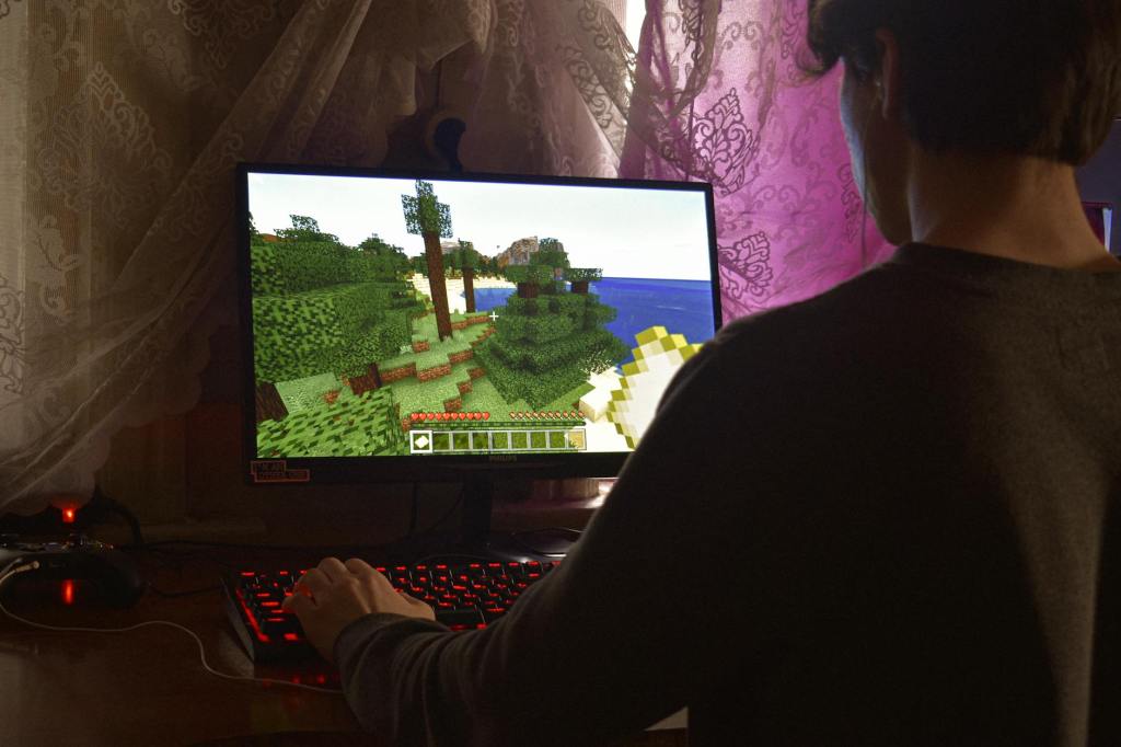 For Gamers Who Care About Colors: Best Monitors Under&nbsp;₹25,000