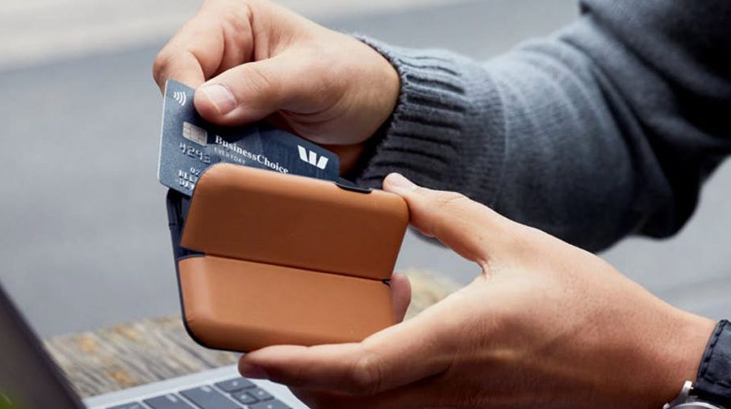 Bellroy-Flip-Case